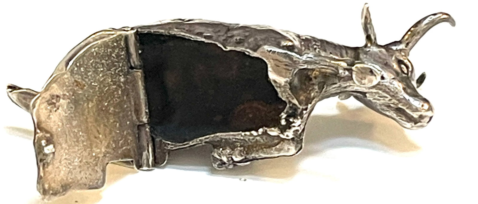 19th Century English Sterling Steer Snuff Box, London 1862 - 4