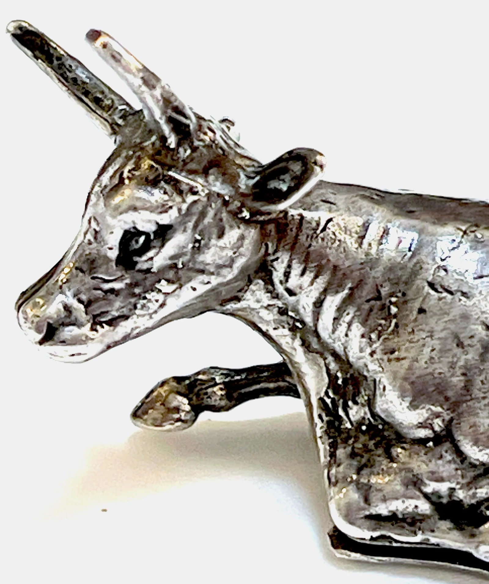 19th Century English Sterling Steer Snuff Box, London 1862 - 6
