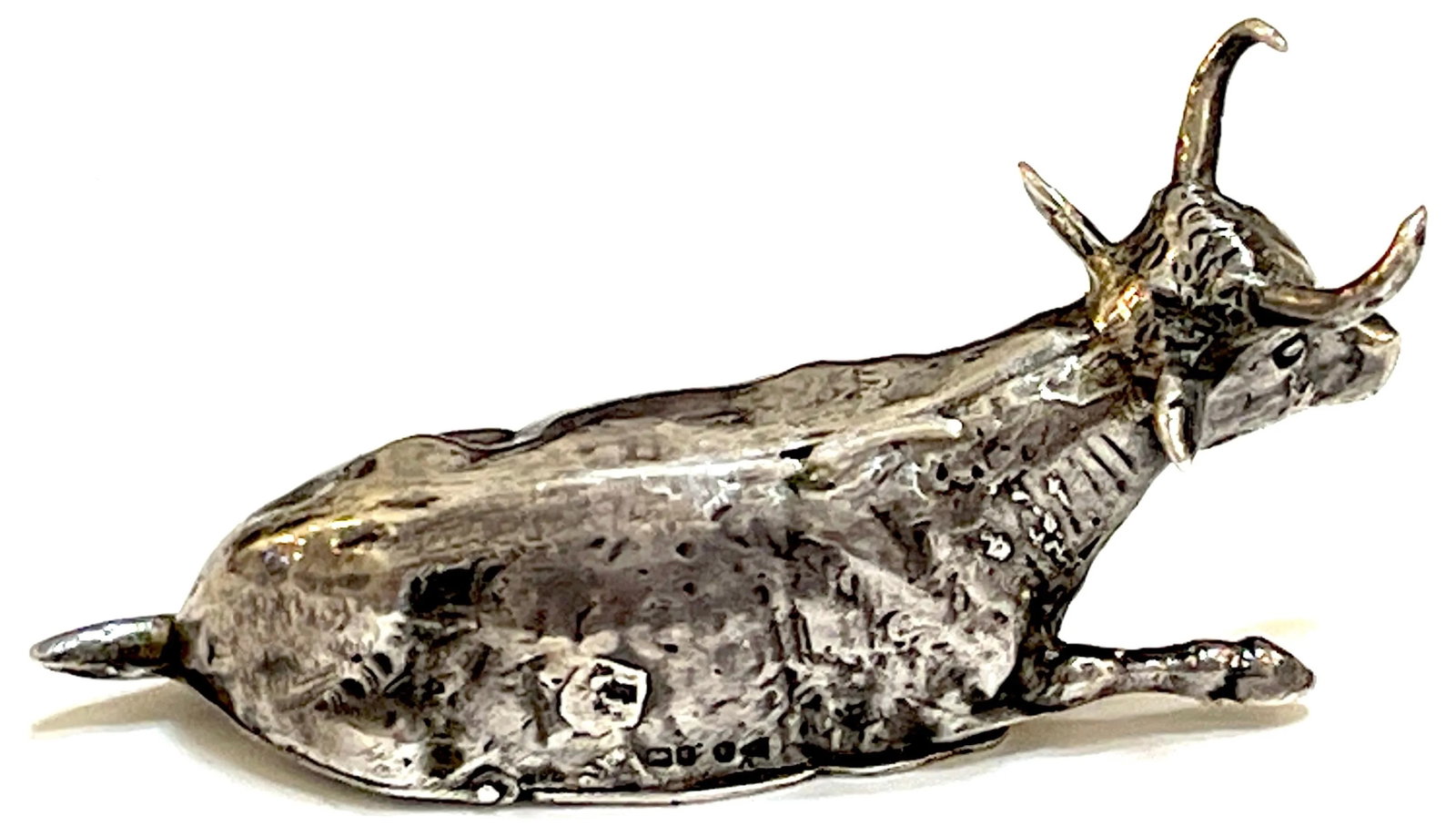 19th Century English Sterling Steer Snuff Box, London 1862 - 8