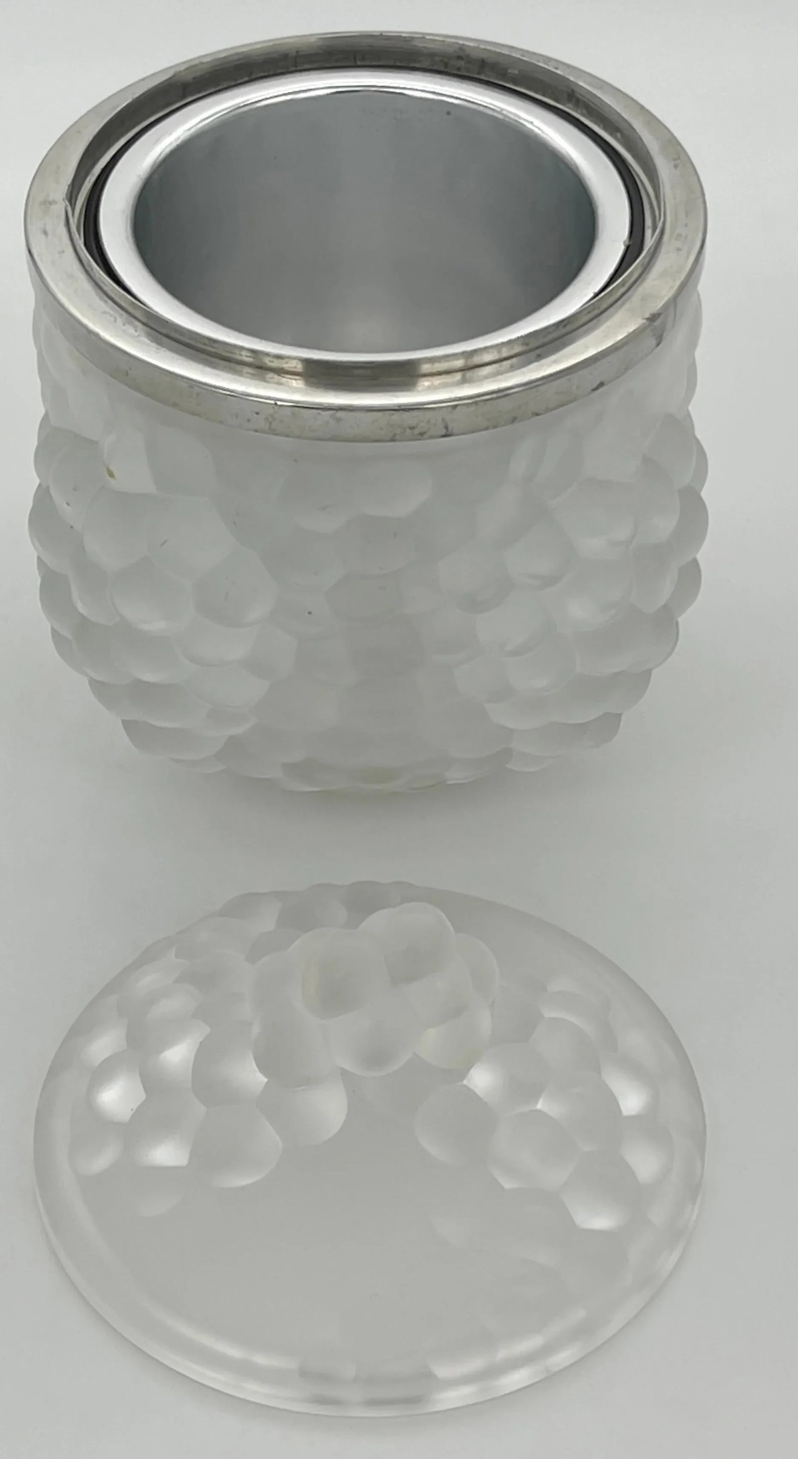 Lalique French Crystal 'Antilles' Pattern Ice Bucket, France, Circa 1970s - 6