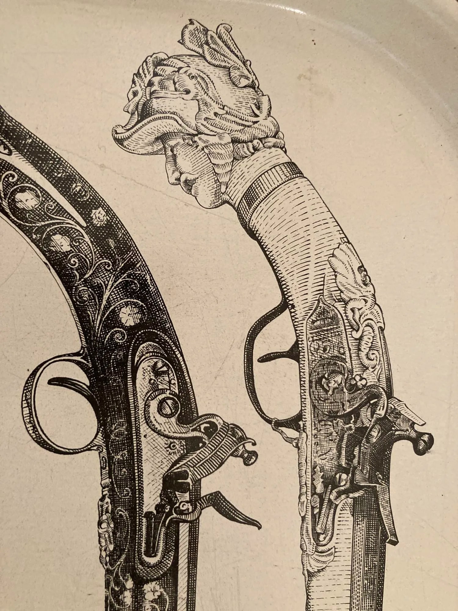Collectible Barware Metal Serving Tray With Antique Pistols Design Italy 1960s - 11
