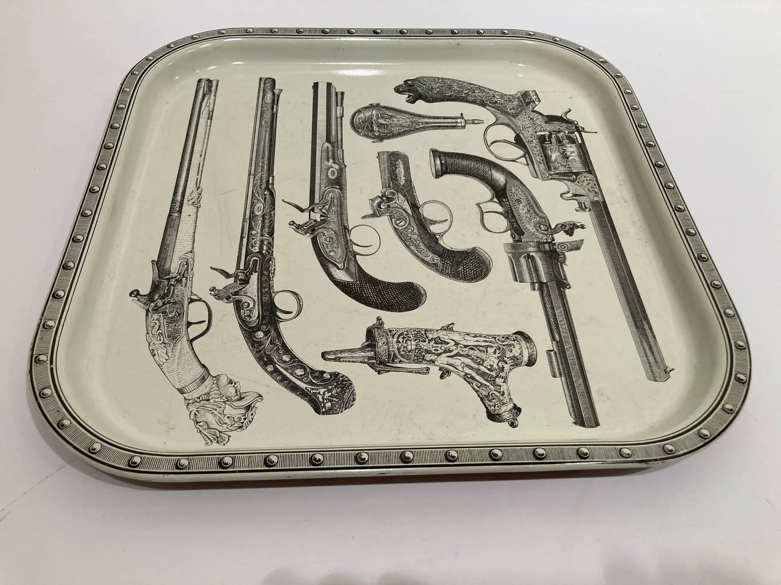 Collectible Barware Metal Serving Tray With Antique Pistols Design Italy 1960s - 4