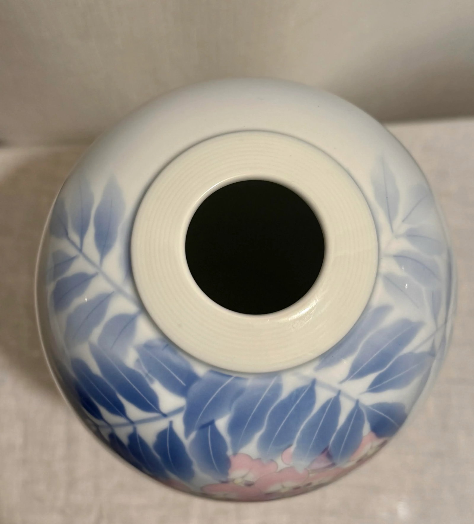 Late 20th Century Fukagawa Japanese Porcelain Wisteria Vase - 2
