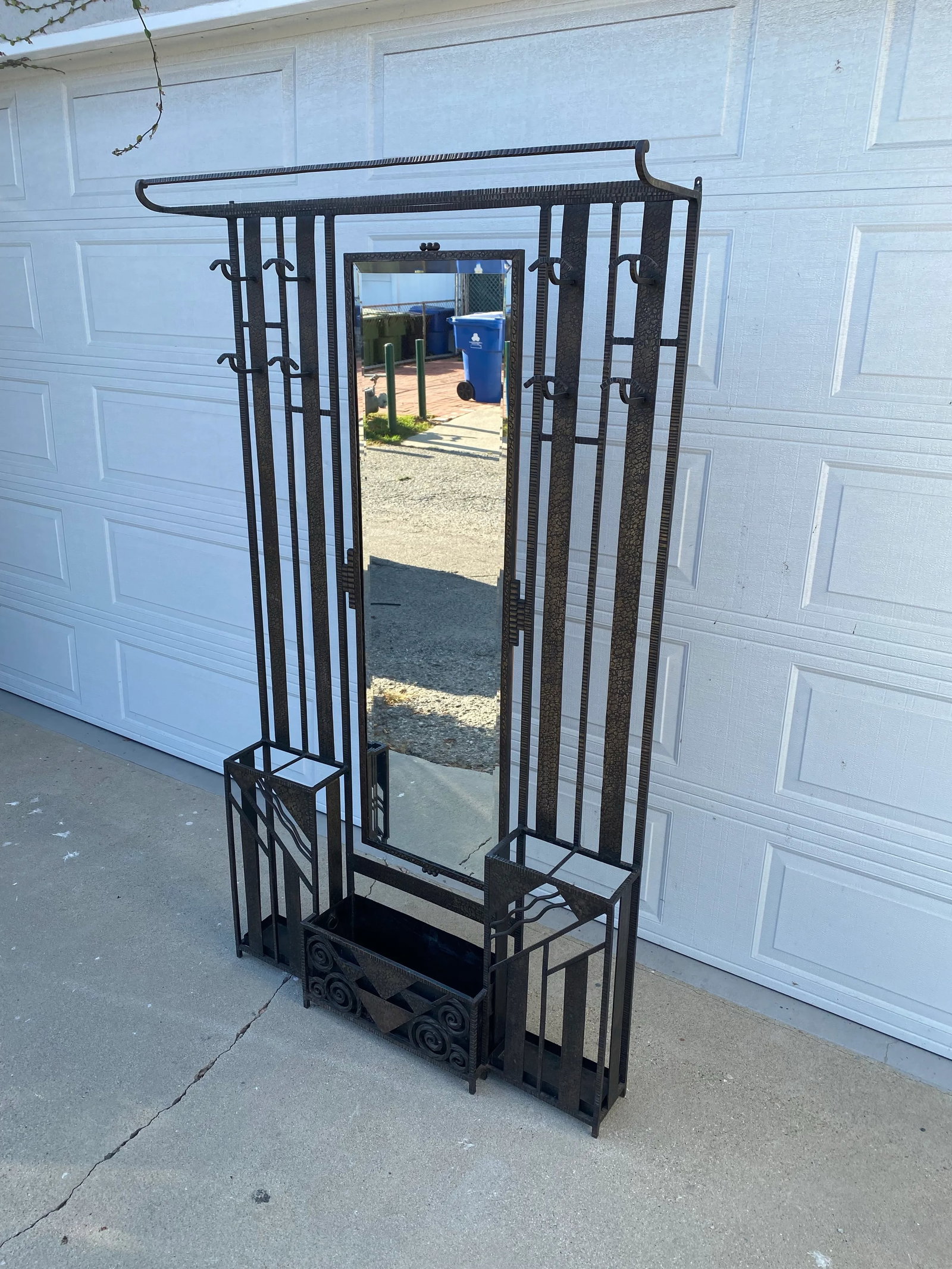 1930s French Art Deco Hammered Iron Coat Rack & Hall Tree With Mirror – Attributed to Edgar - 9