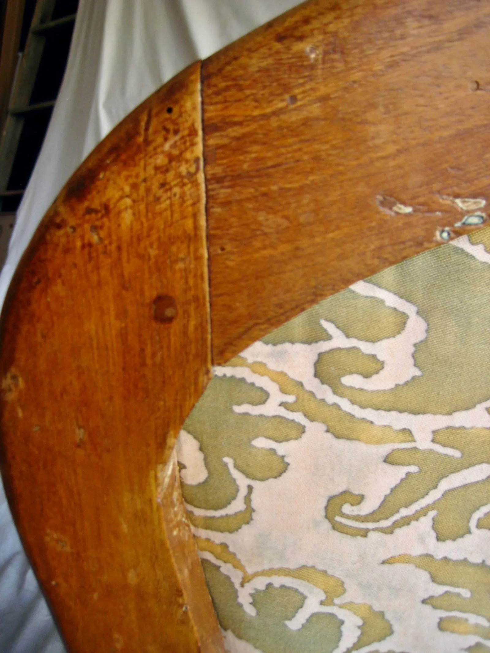 Fortuny Corone Textile on Set of 4 French Louis XV Chairs 18 Century - 7