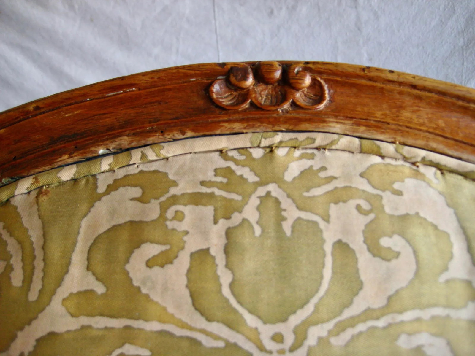 Fortuny Corone Textile on Set of 4 French Louis XV Chairs 18 Century - 9
