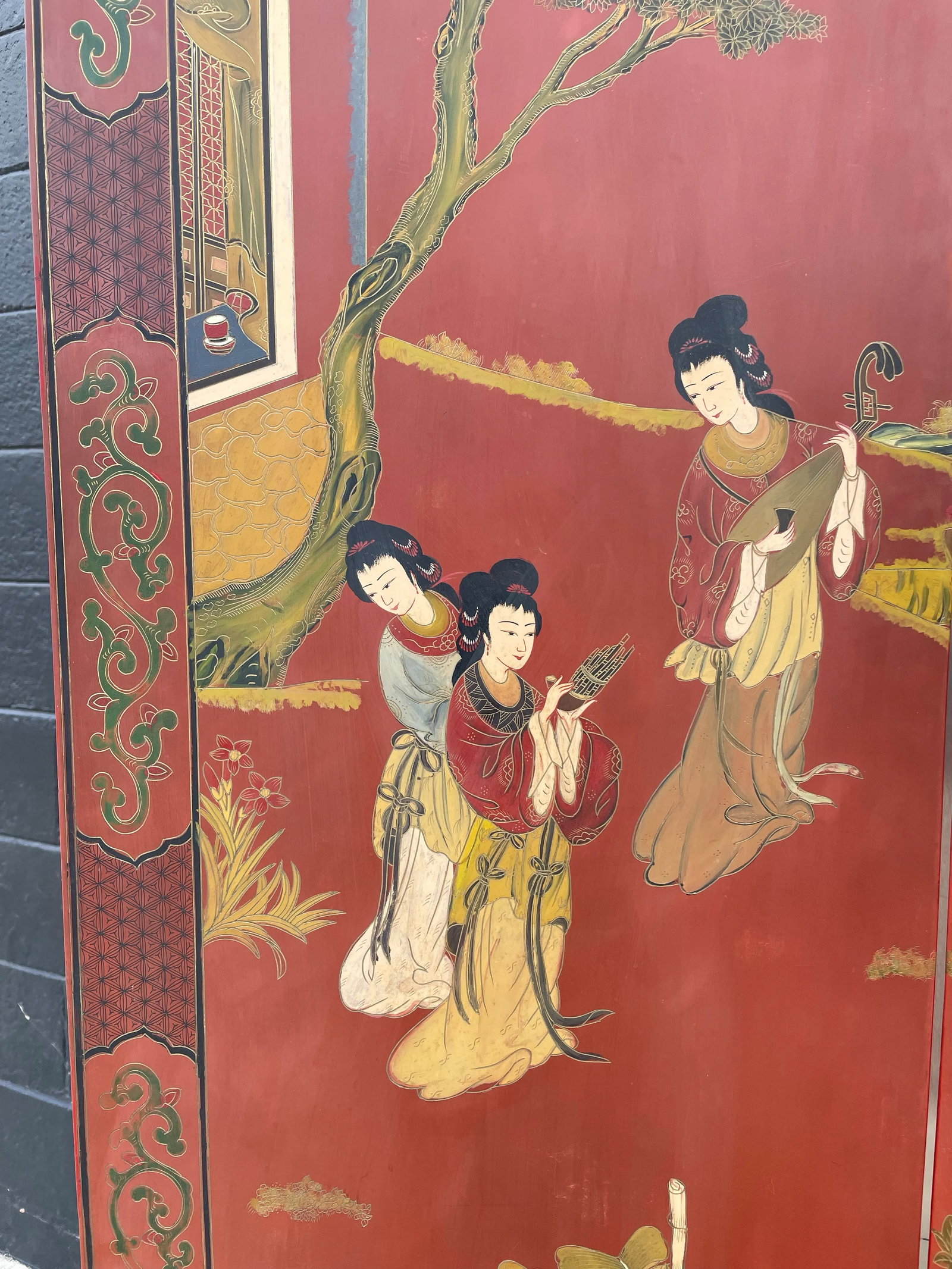 Antique Chinese Four-Panel Lacquer Screen – Hand-Painted Garden Scene With Female Figures - 2
