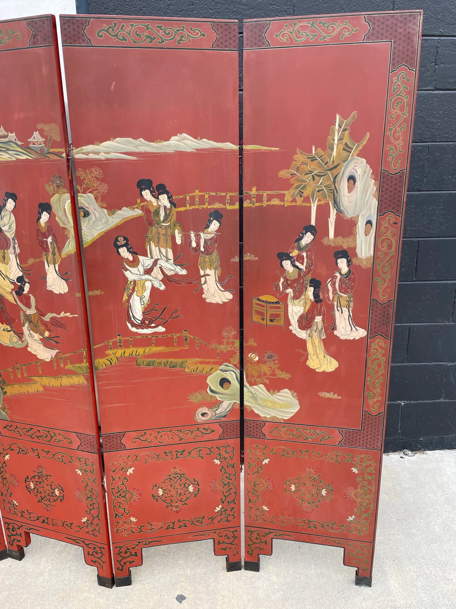 Antique Chinese Four-Panel Lacquer Screen – Hand-Painted Garden Scene With Female Figures - 4