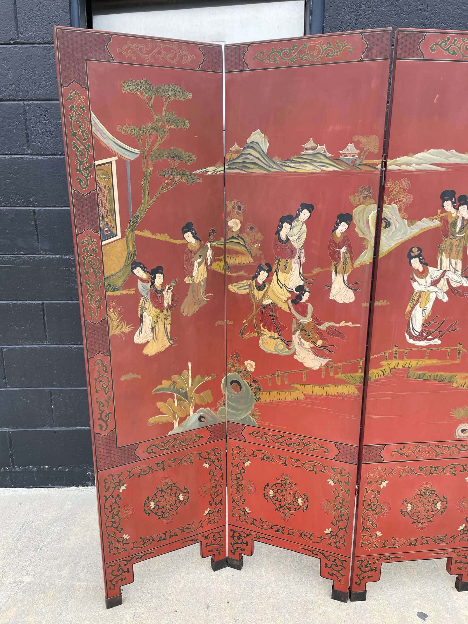 Antique Chinese Four-Panel Lacquer Screen – Hand-Painted Garden Scene With Female Figures - 5