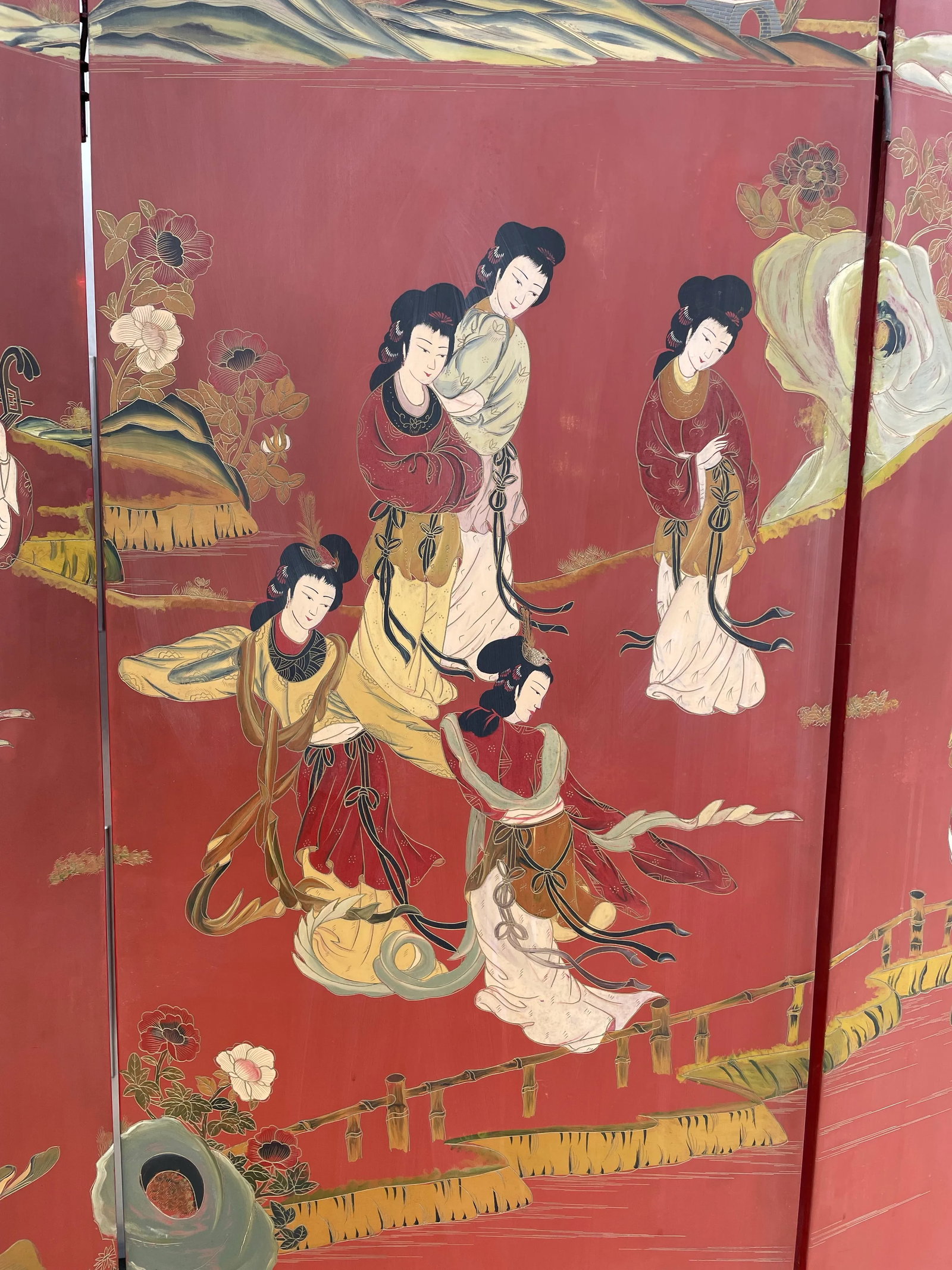 Antique Chinese Four-Panel Lacquer Screen – Hand-Painted Garden Scene With Female Figures - 6