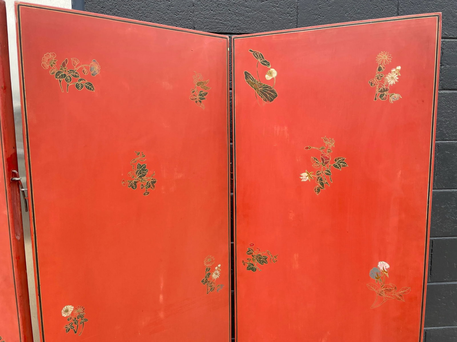 Antique Chinese Four-Panel Lacquer Screen – Hand-Painted Garden Scene With Female Figures - 7