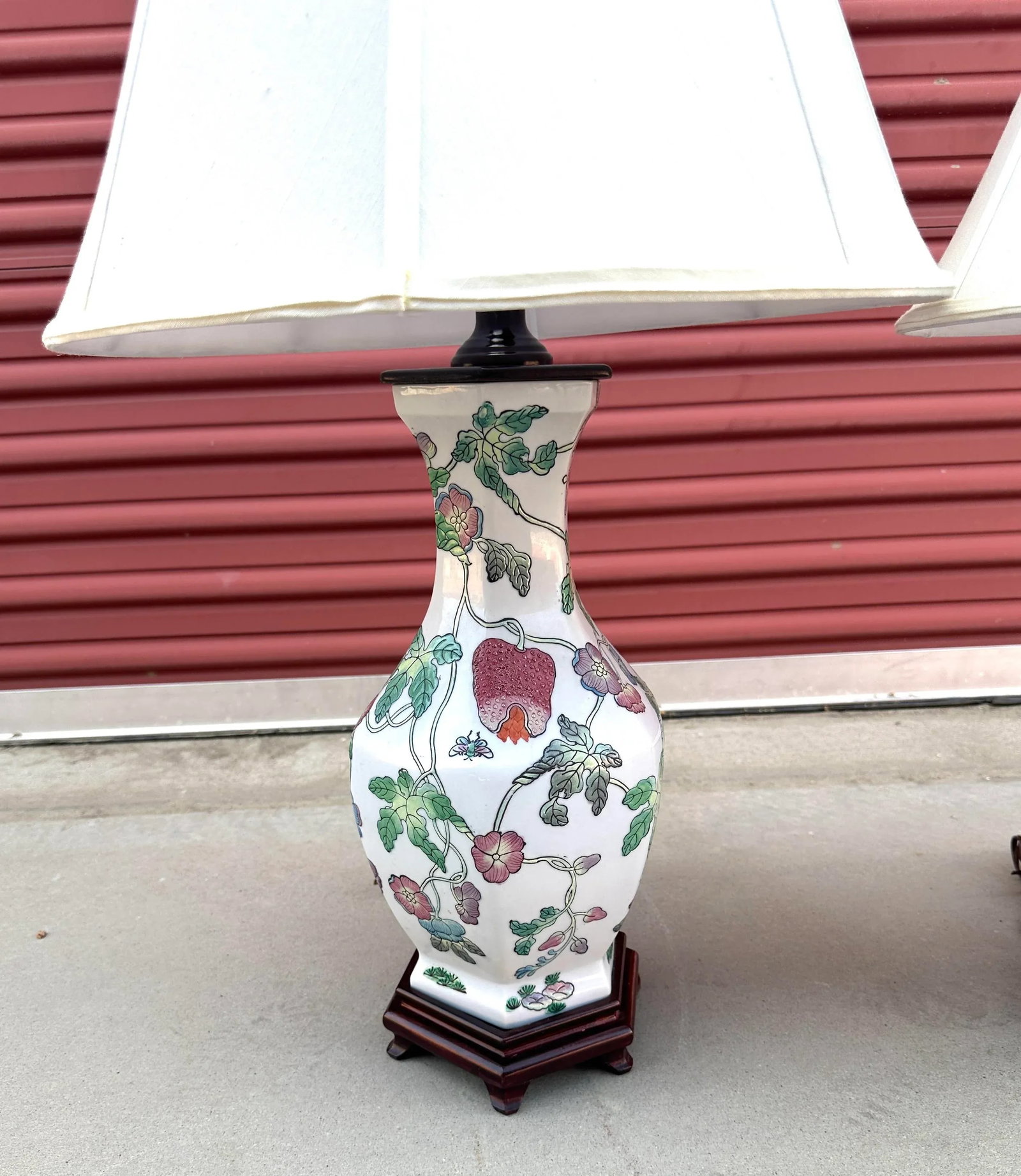 Vintage Pair of Chinese Floral Vase/Table Lamps W/Shade - 10