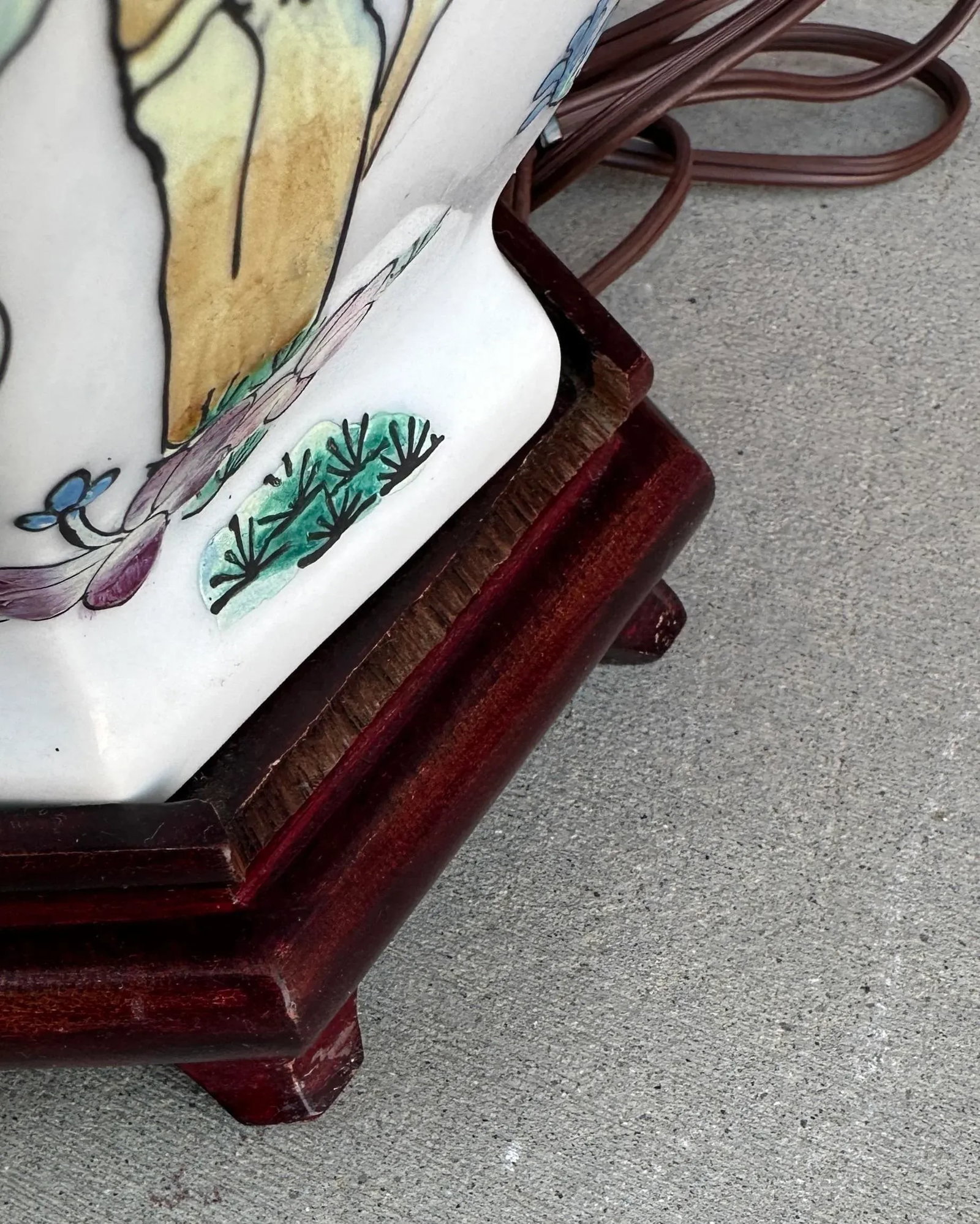 Vintage Pair of Chinese Floral Vase/Table Lamps W/Shade - 3