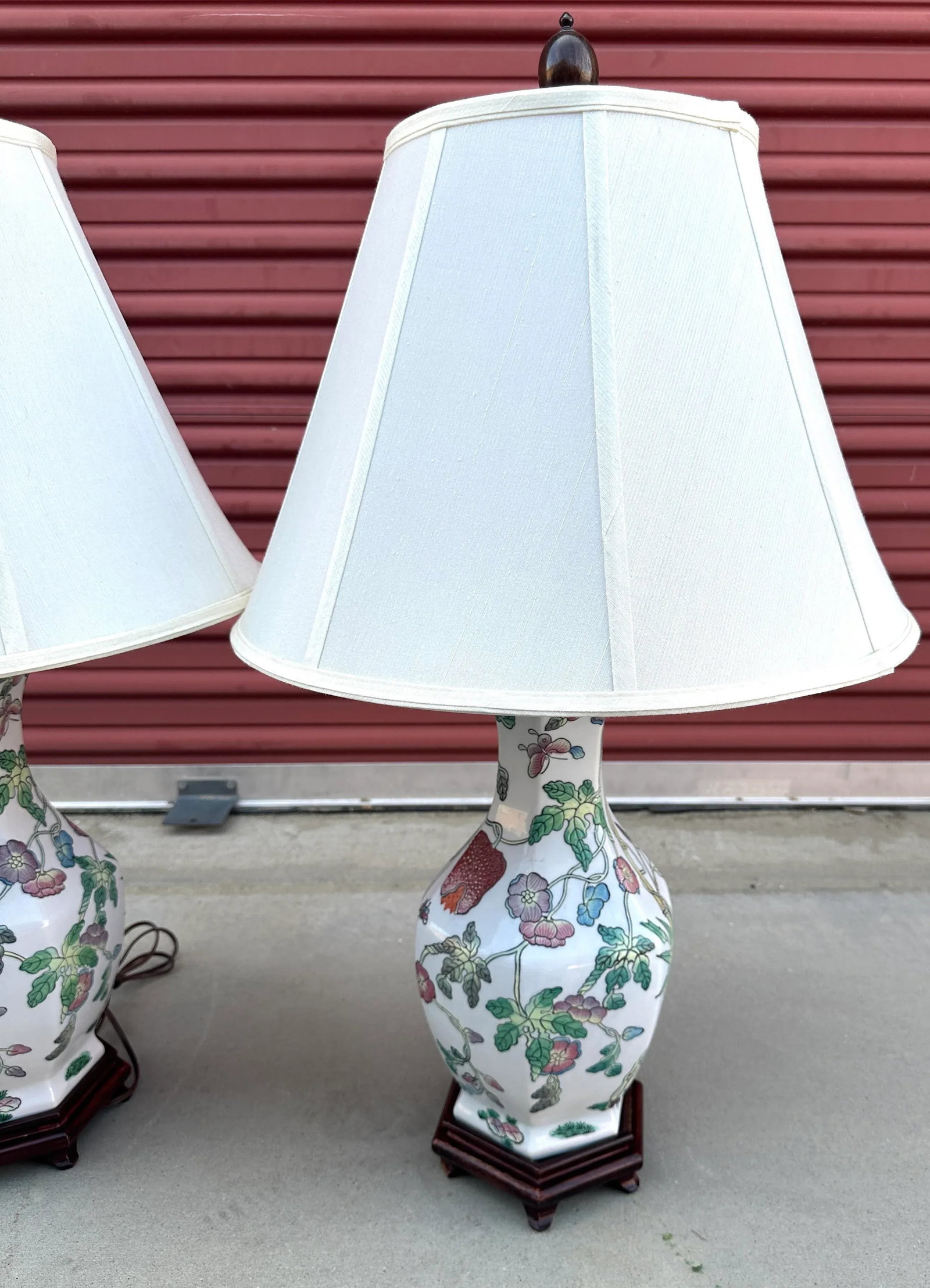 Vintage Pair of Chinese Floral Vase/Table Lamps W/Shade - 5