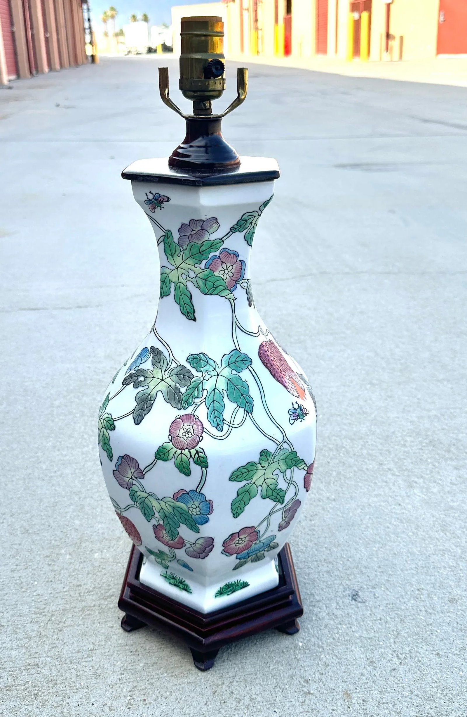Vintage Pair of Chinese Floral Vase/Table Lamps W/Shade - 9
