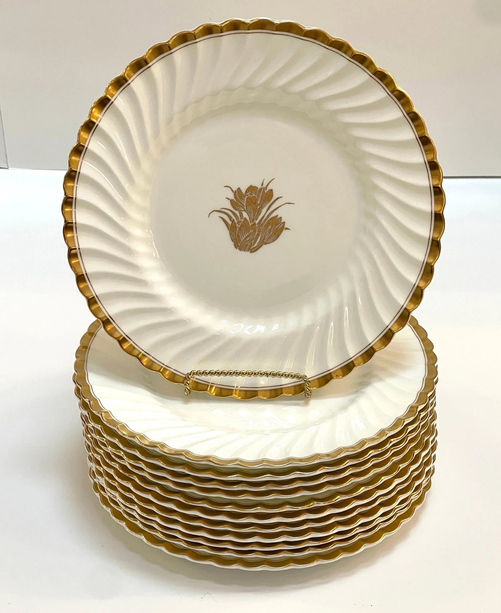 Set of 12 Mintons "š Gold Crocus"š Dinner Plates, England, Circa 1920s - 4