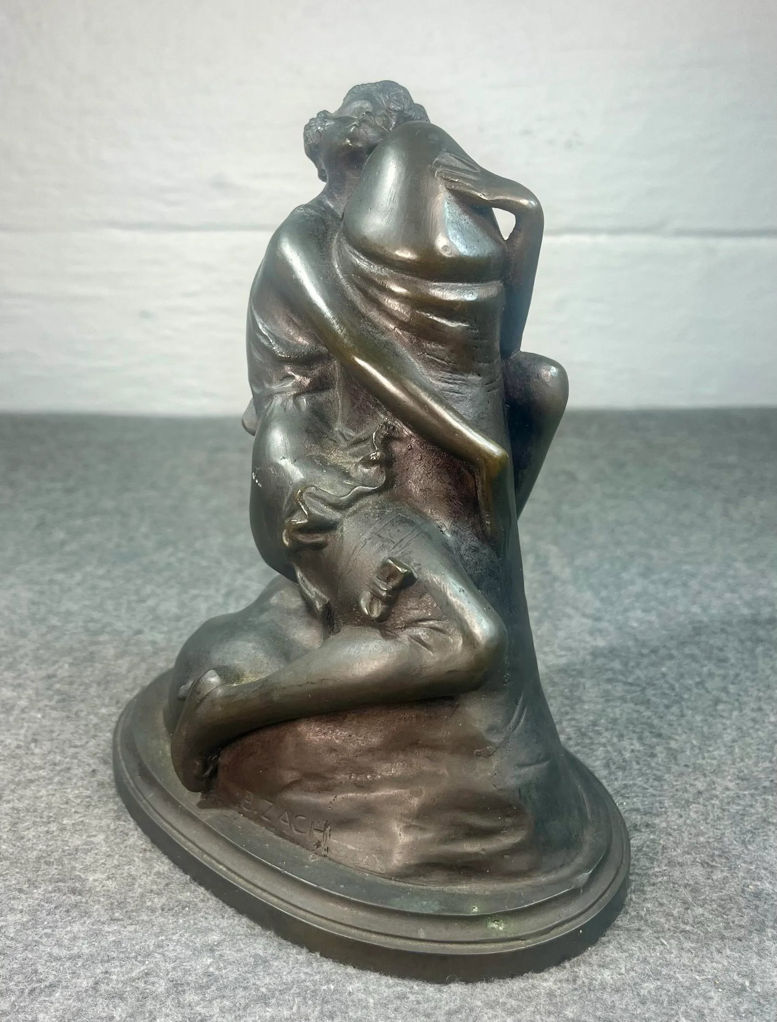 Austrian Bronze Sculpture "The Hugger" by Bruno Zach - 7