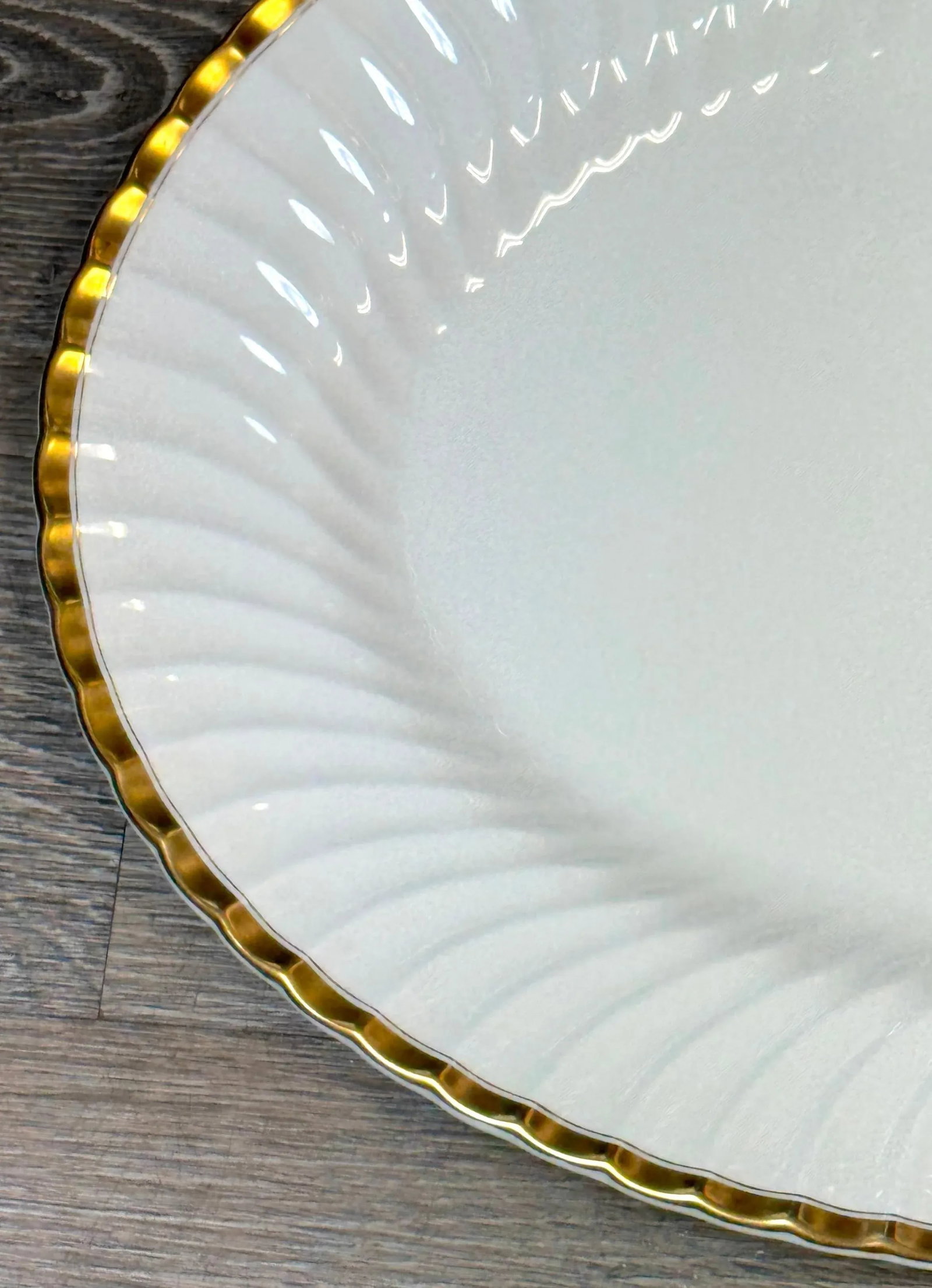 Pair of Large Minton "Gold Crocus" Gilt Porcelain Serving Platters, 1950s - 7