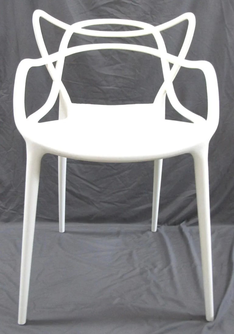 Mid-Century Modern White Technopolymer Chair Attributed to Philippe Starck for Kartell - 2