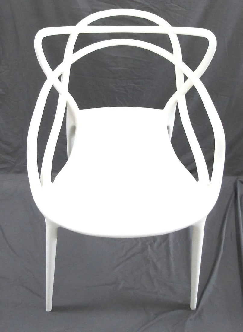 Mid-Century Modern White Technopolymer Chair Attributed to Philippe Starck for Kartell - 3