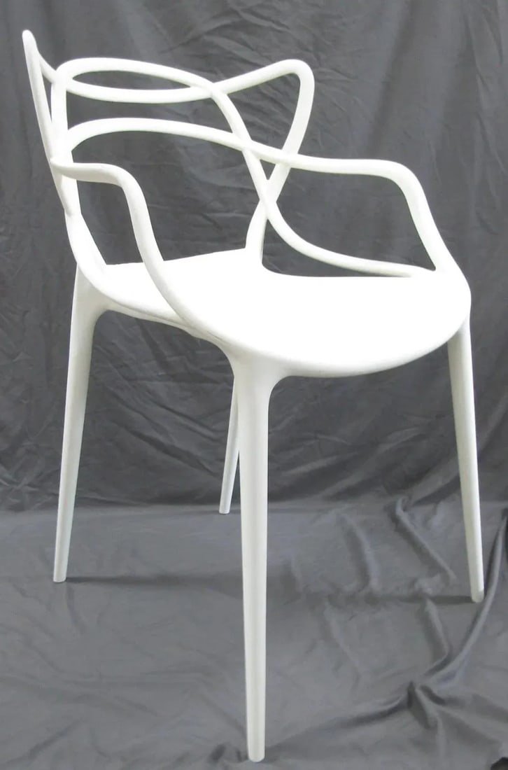 Mid-Century Modern White Technopolymer Chair Attributed to Philippe Starck for Kartell - 5