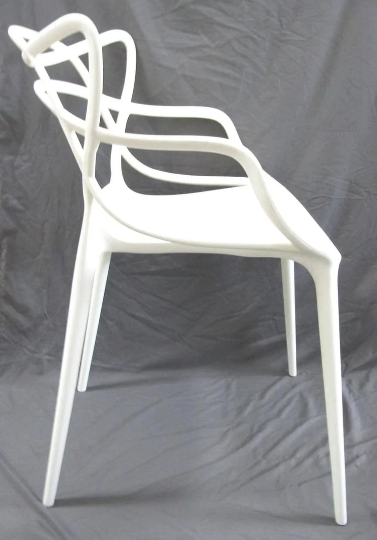 Mid-Century Modern White Technopolymer Chair Attributed to Philippe Starck for Kartell - 6