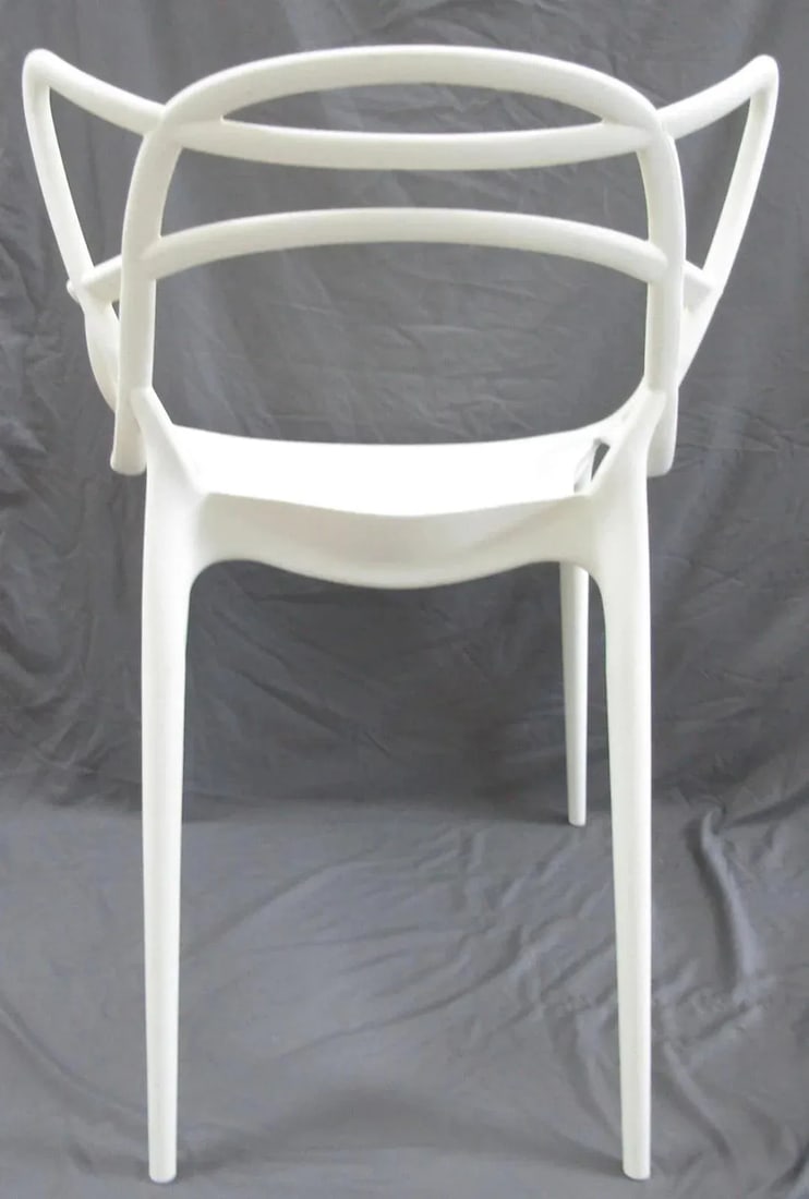 Mid-Century Modern White Technopolymer Chair Attributed to Philippe Starck for Kartell - 7
