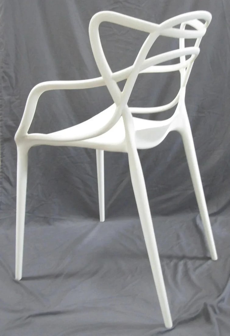 Mid-Century Modern White Technopolymer Chair Attributed to Philippe Starck for Kartell - 8