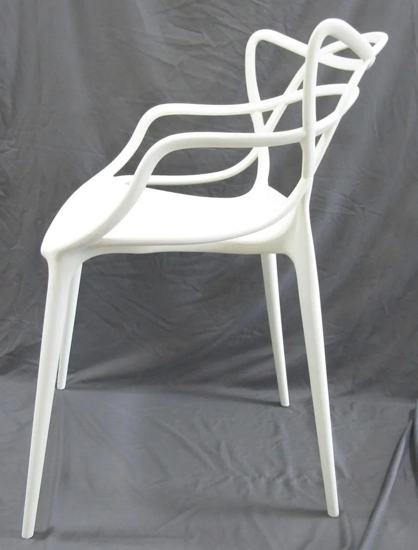 Mid-Century Modern White Technopolymer Chair Attributed to Philippe Starck for Kartell - 9