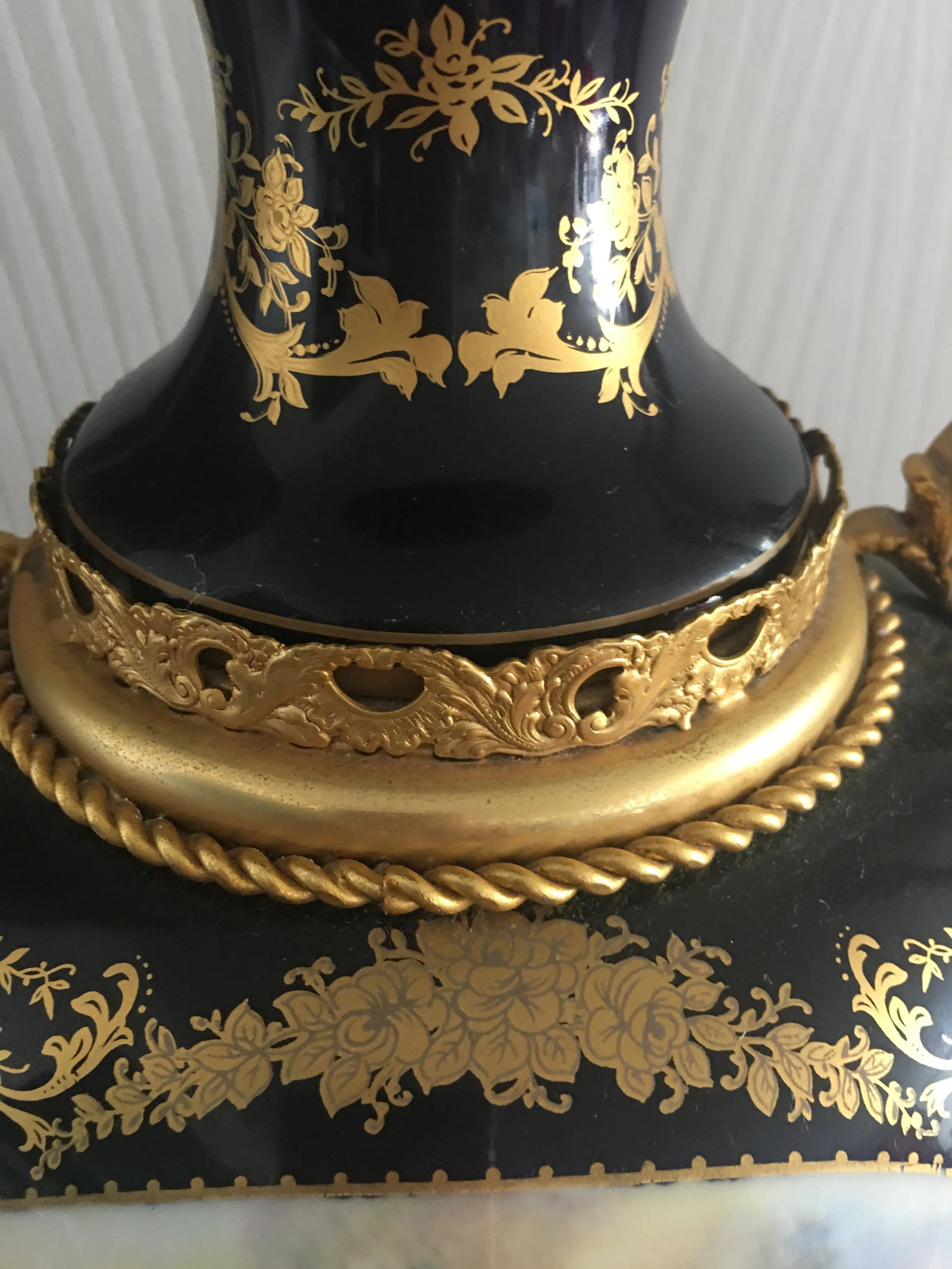 Late 19th Century Acf Victorian Romantic French Porcelain Gilt Vase - 12