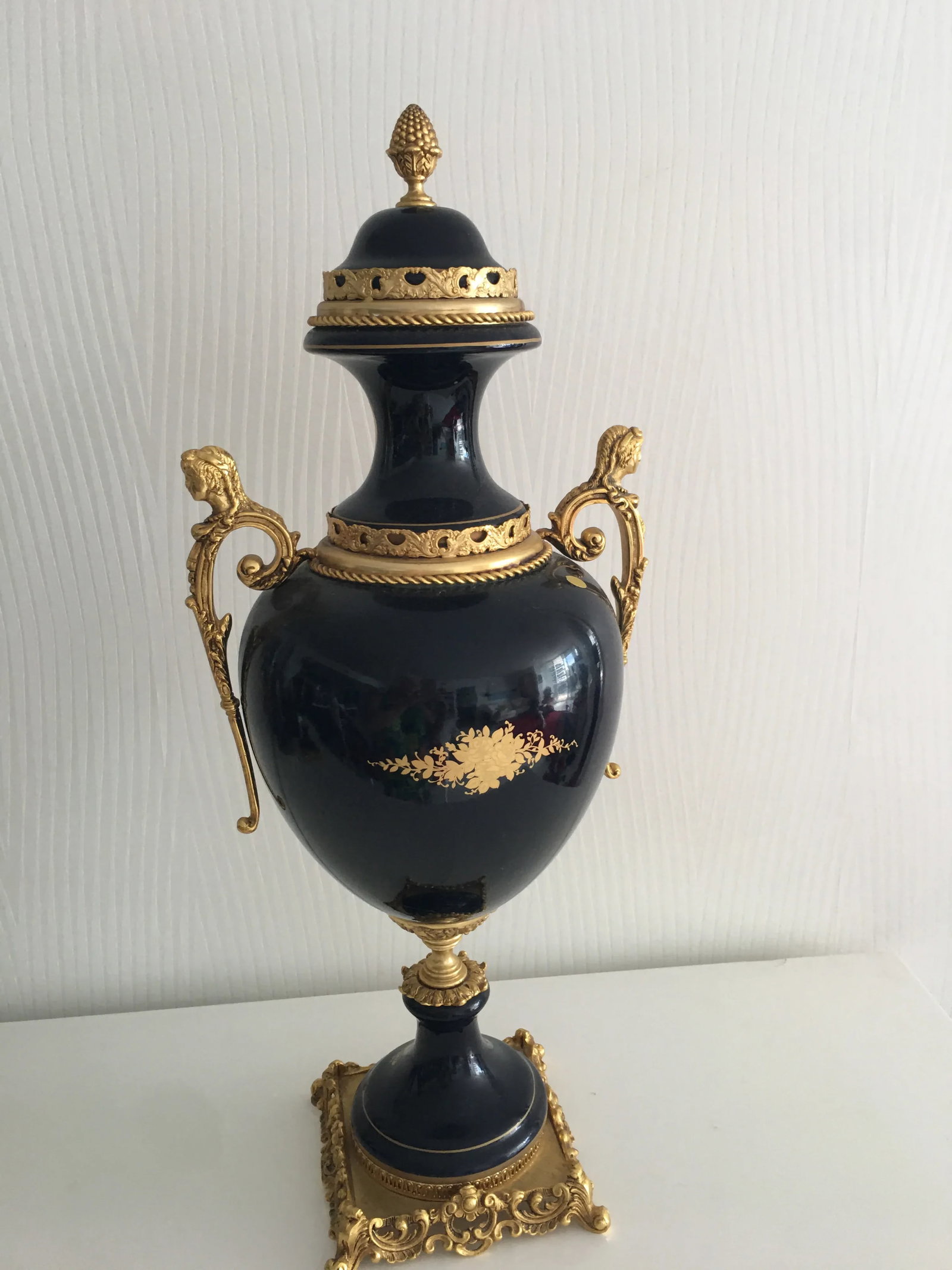 Late 19th Century Acf Victorian Romantic French Porcelain Gilt Vase - 3