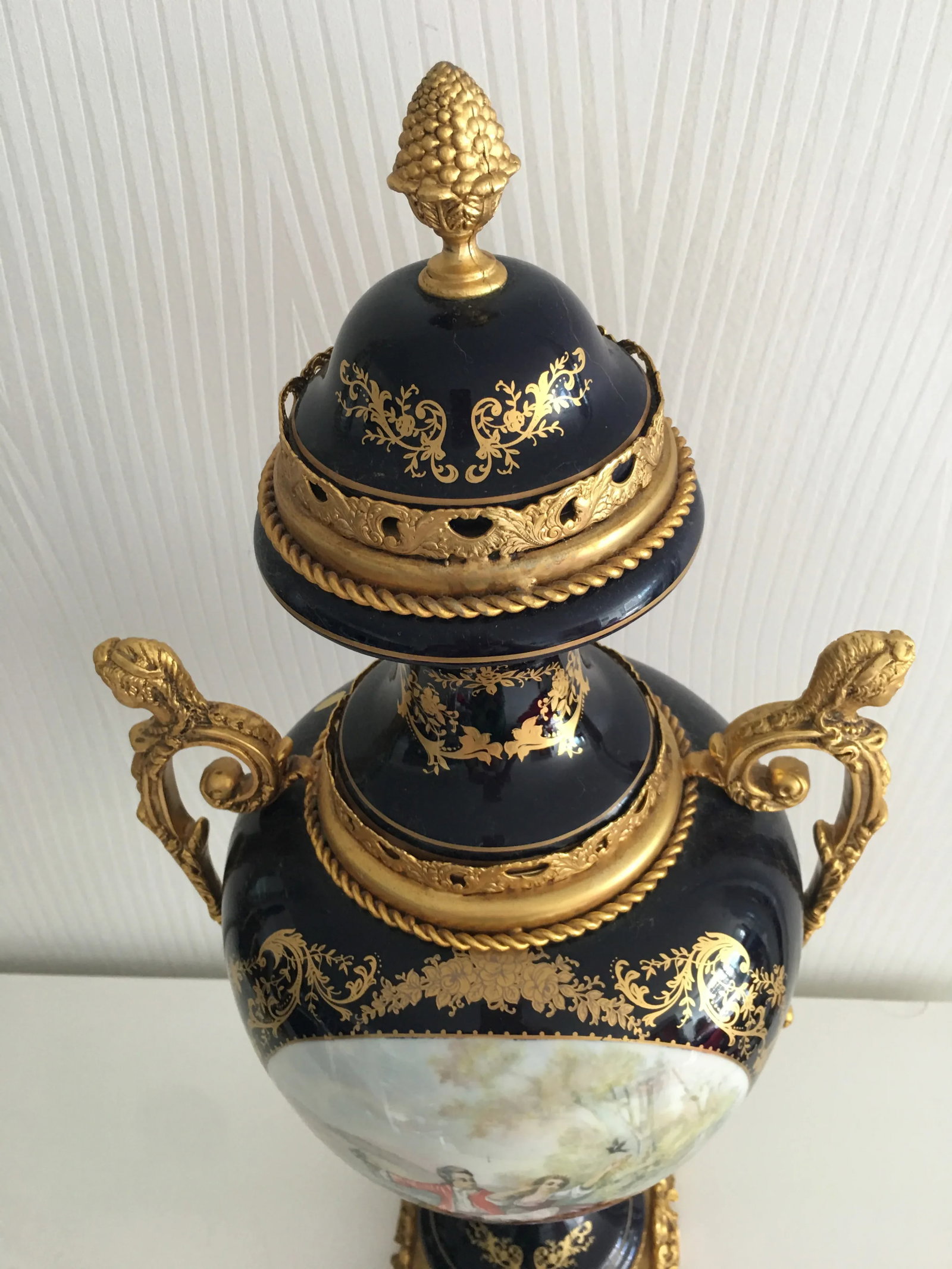Late 19th Century Acf Victorian Romantic French Porcelain Gilt Vase - 5
