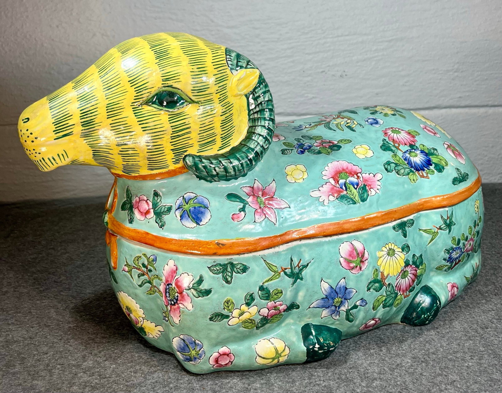 Early 20th Century Chinese Enameled Porcelain Lidded Ram Tureen - 6