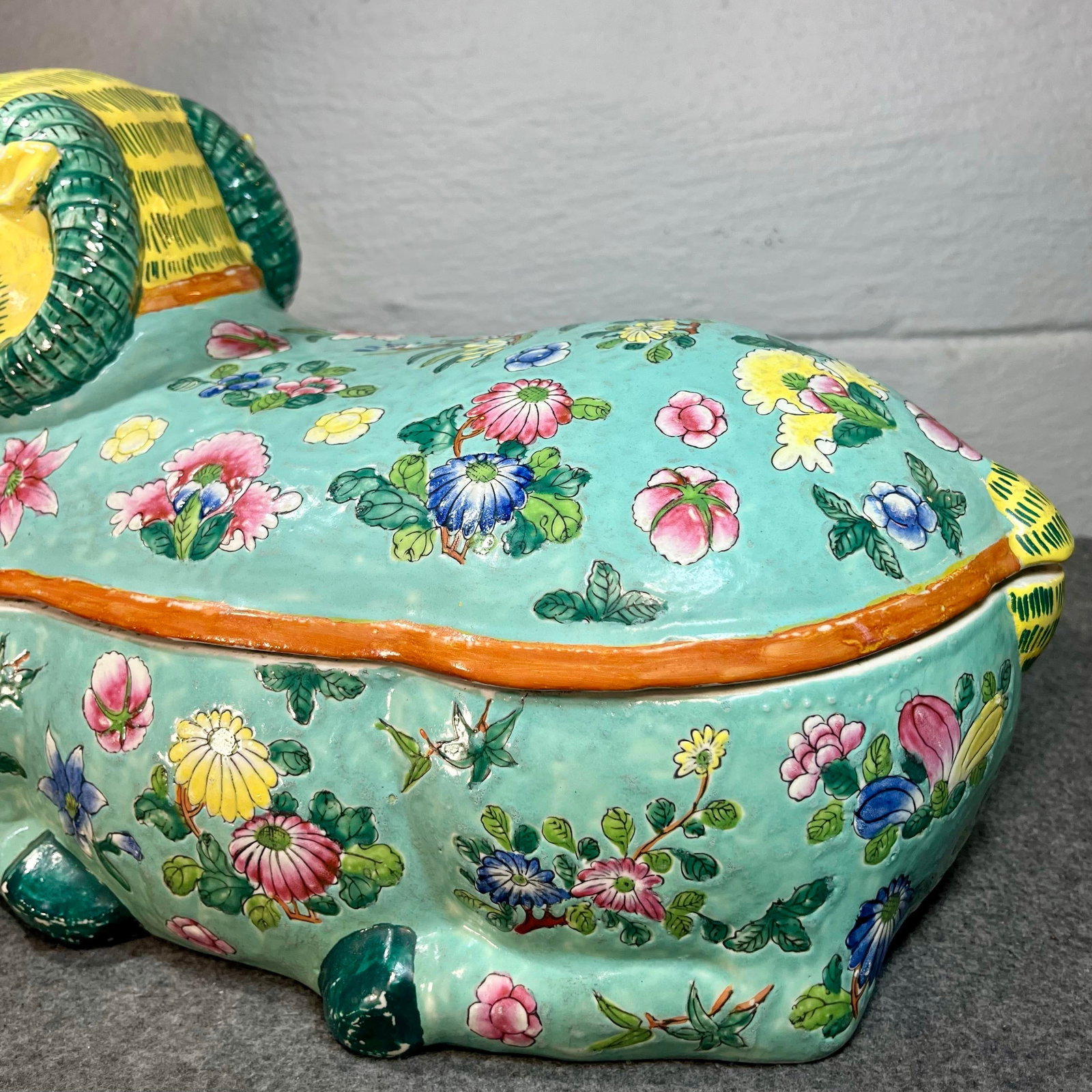 Early 20th Century Chinese Enameled Porcelain Lidded Ram Tureen - 7