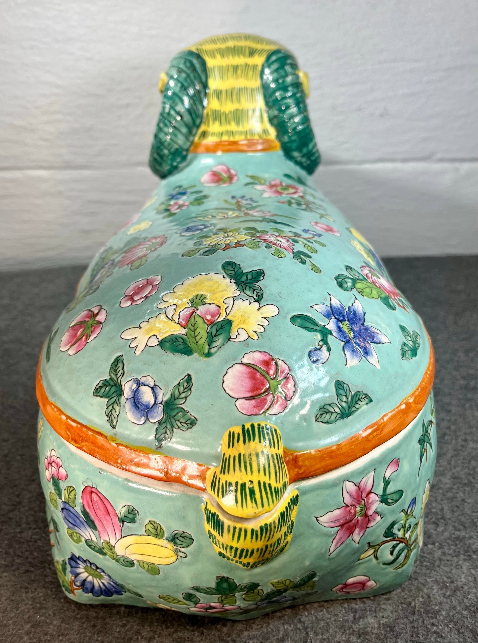 Early 20th Century Chinese Enameled Porcelain Lidded Ram Tureen - 8