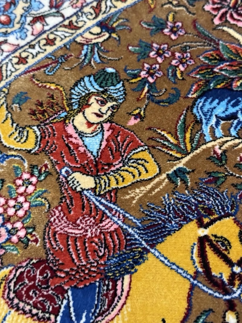 Exquisite Silk Round Rug With Imperial Hunting Scene Carpet - 11