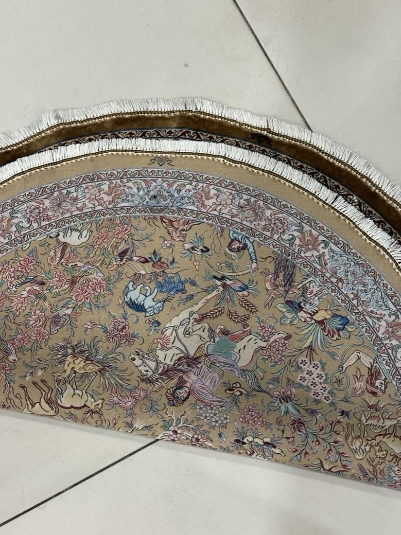 Exquisite Silk Round Rug With Imperial Hunting Scene Carpet - 17