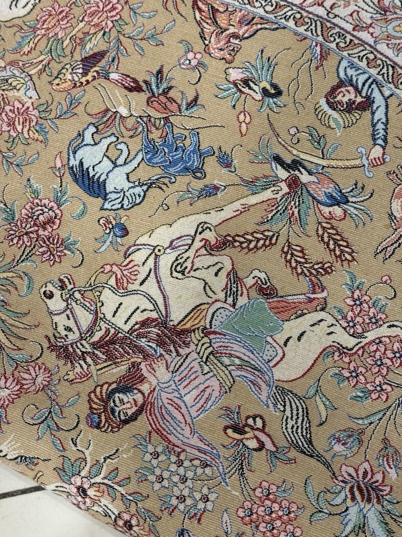 Exquisite Silk Round Rug With Imperial Hunting Scene Carpet - 18