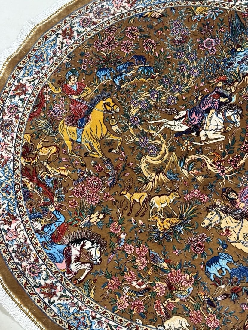 Exquisite Silk Round Rug With Imperial Hunting Scene Carpet - 4