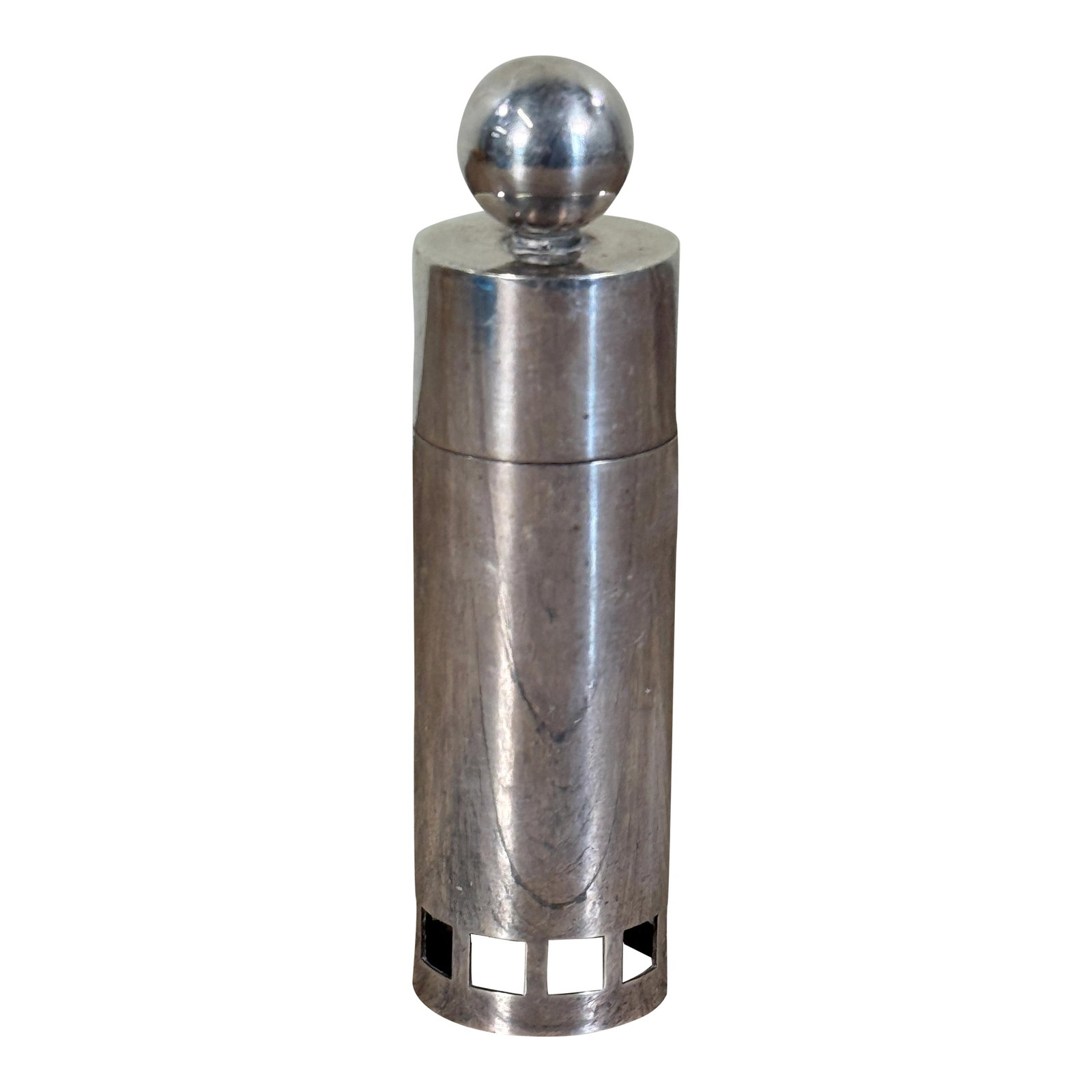 Postmodern Silverplate Pepper Mill by Richard Meier for Swid Powell: Postmodern silverplated pepper mill designed by the famed architect, Richard Meier for Swid Powell, featuring a clean cylindrical form with spherical finial and exposed mechanical base, an iconic