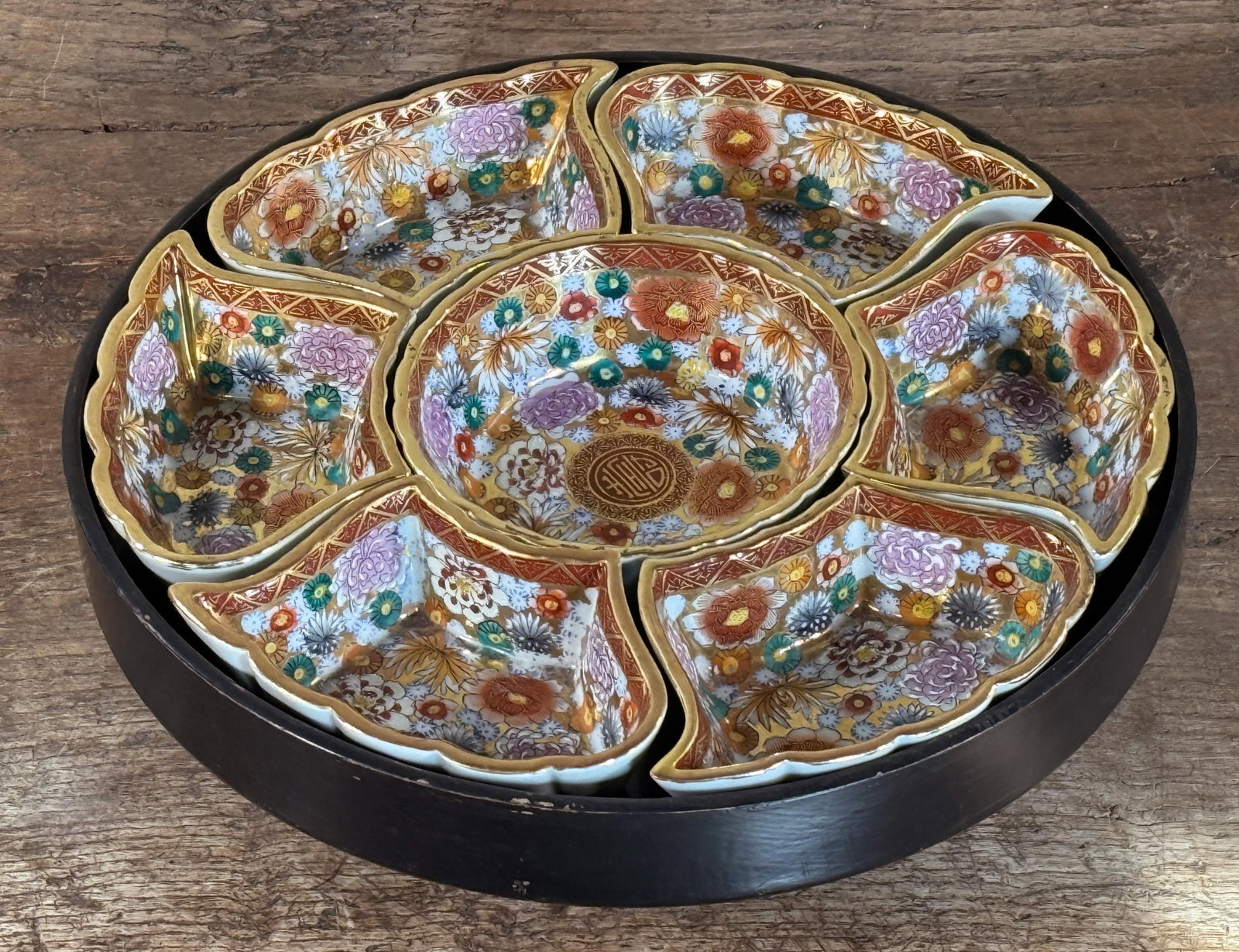 Antique Japanese Kutani Porcelain Divided Serving Bowl in Lacquered Lazy Susan - 2
