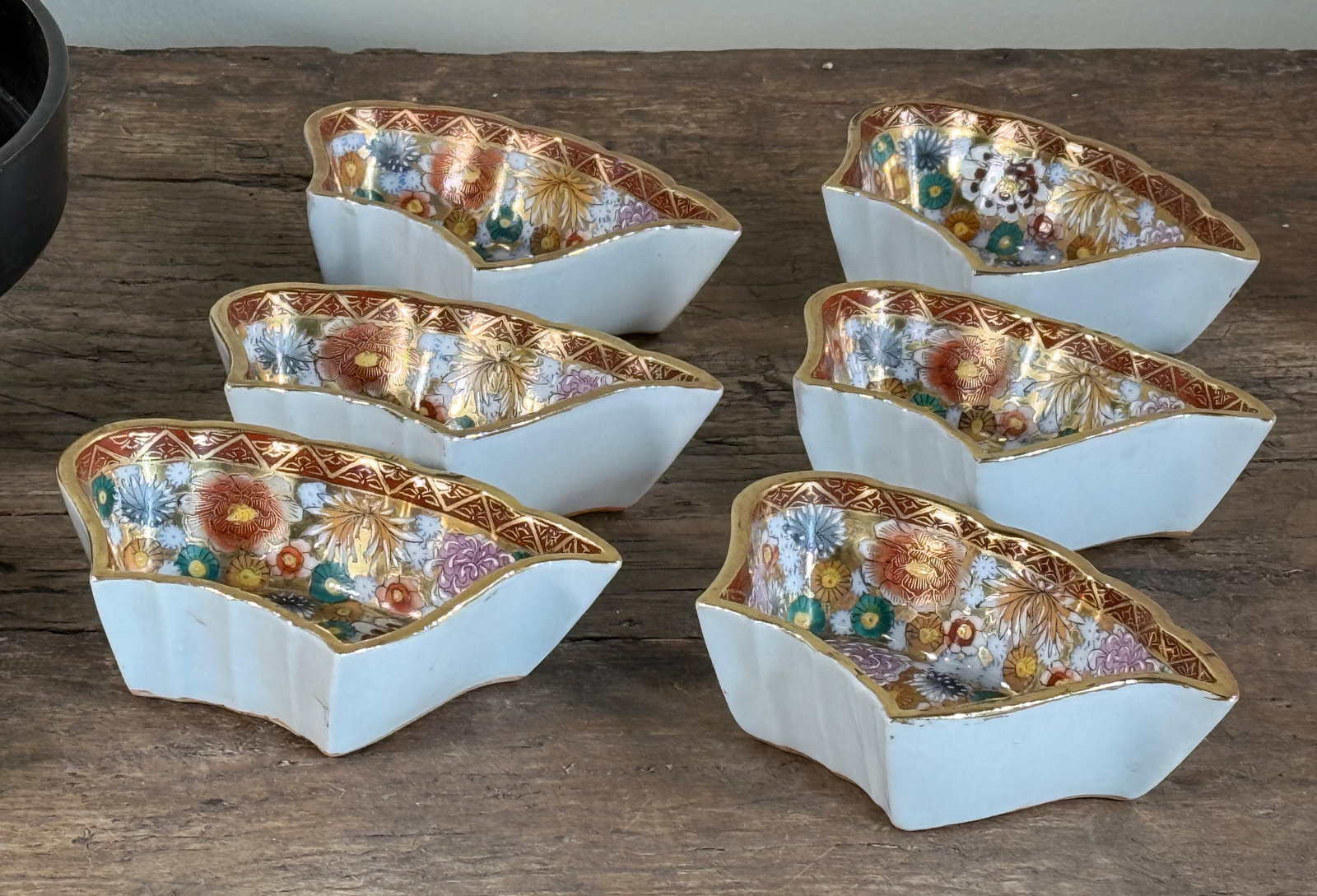 Antique Japanese Kutani Porcelain Divided Serving Bowl in Lacquered Lazy Susan - 4