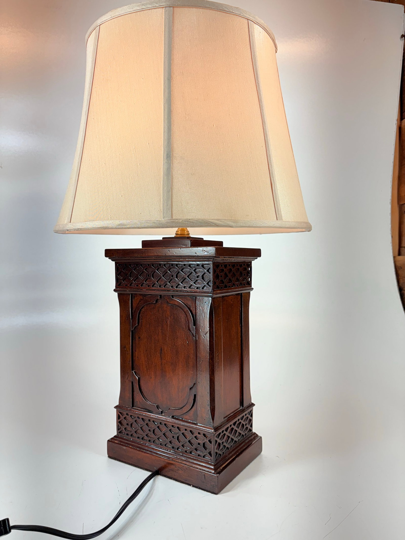 Vintage Wildwood Lamp Co., Chinese Chippendale Style Fretwork Wooden Tea Canister C. 1980' Table Lam - 10