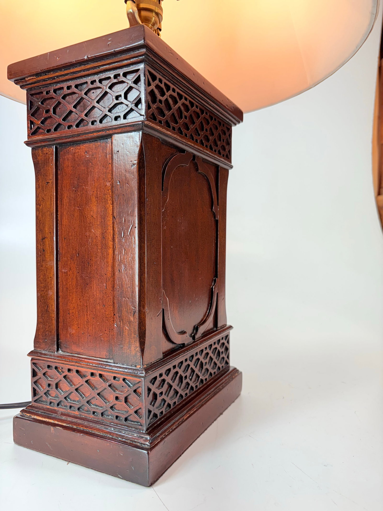 Vintage Wildwood Lamp Co., Chinese Chippendale Style Fretwork Wooden Tea Canister C. 1980' Table Lam - 7