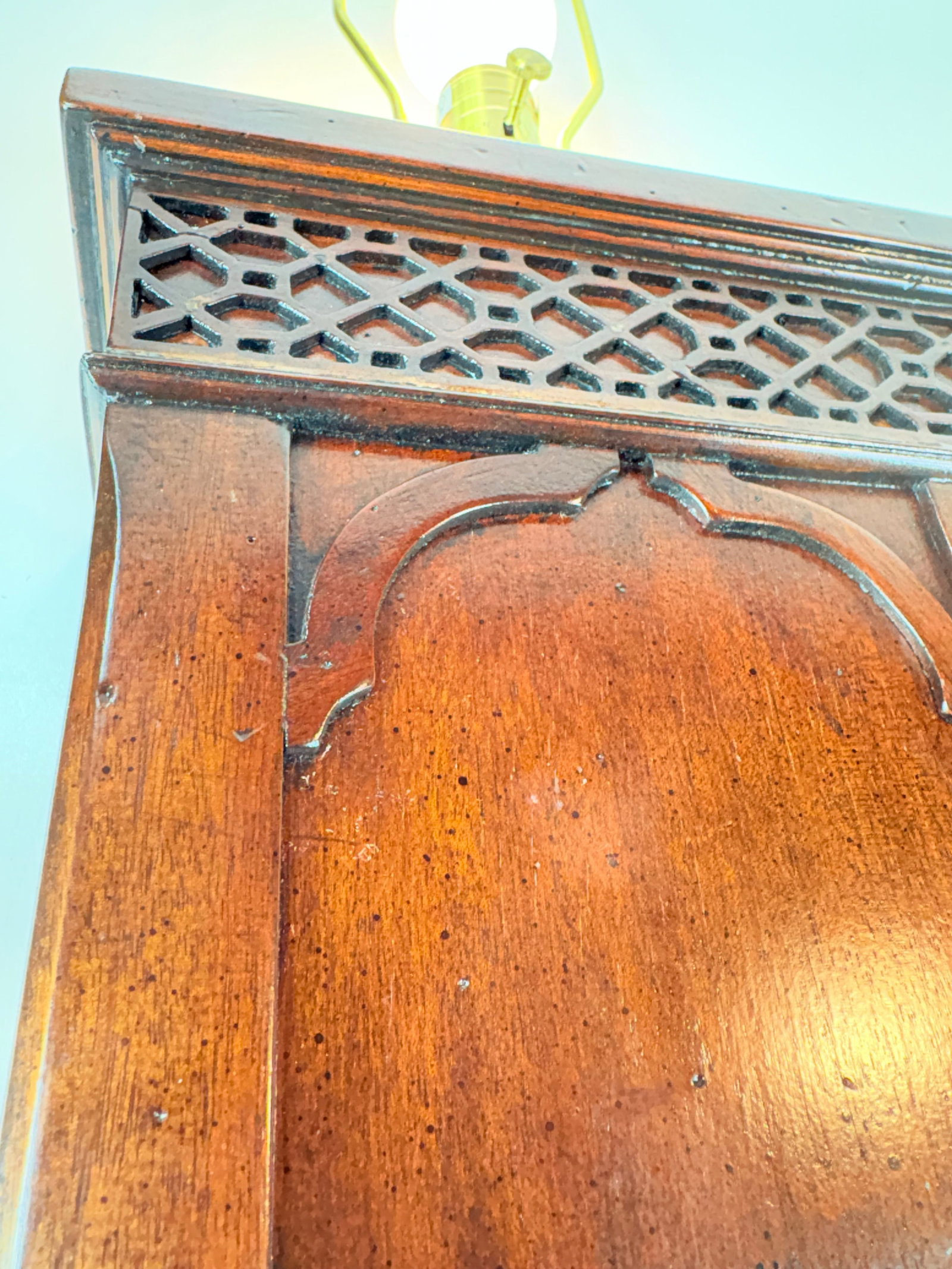 Vintage Wildwood Lamp Co., Chinese Chippendale Style Fretwork Wooden Tea Canister C. 1980' Table Lam - 9
