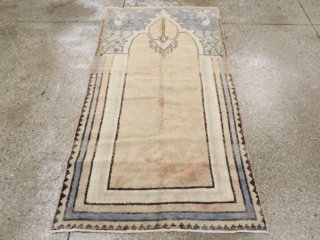 Galerie Shabab Collection Mid-20th Century Turkish Anatolian Throw Rug - 2