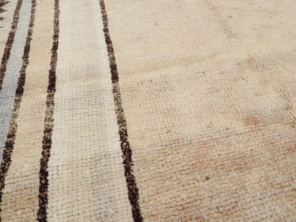 Galerie Shabab Collection Mid-20th Century Turkish Anatolian Throw Rug - 3