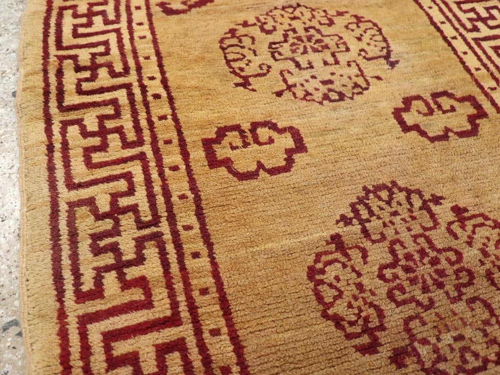 Galerie Shabab Collection Mid-20th Century Chinese Art Deco Throw Rug - 3