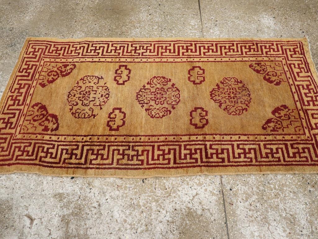 Galerie Shabab Collection Mid-20th Century Chinese Art Deco Throw Rug - 4