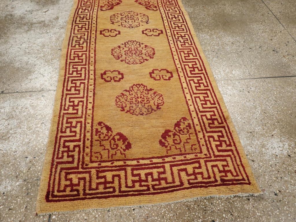Galerie Shabab Collection Mid-20th Century Chinese Art Deco Throw Rug - 6